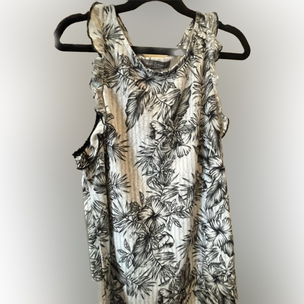 Ruffle sleeve flower tank top medium